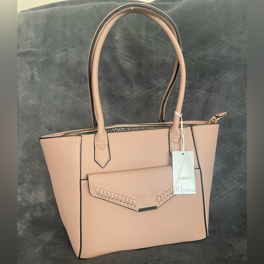 Alyssa purse